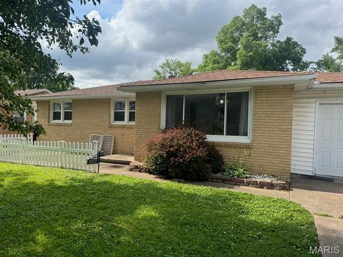 1202 Perkins St, Scott City, MO, 63780-2226 | Card Image