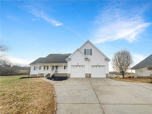 2942 Clear Ridge Dr, Trinity, NC, 27370-8589 | Card Image