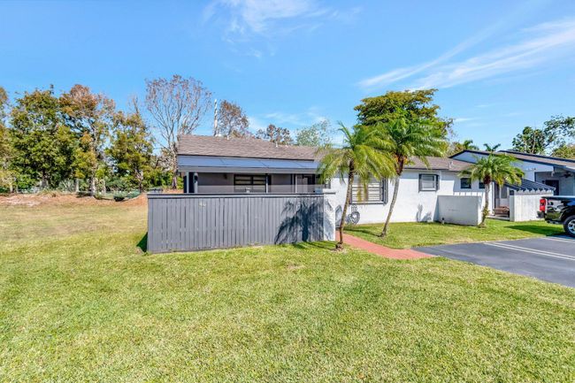 46 Seminole Ct E, Townhouse with 3 bedrooms, 2 bathrooms and null parking in Royal Palm Beach FL | Image 42