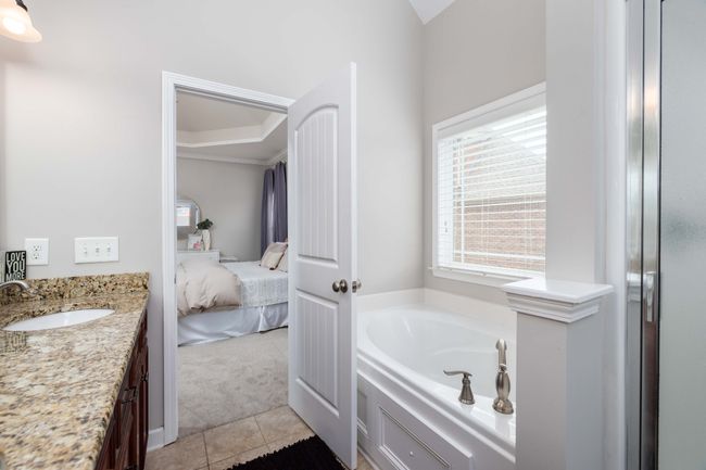 8007 Ragusa Cir, House other with 3 bedrooms, 2 bathrooms and 4 parking in Spring Hill TN | Image 14