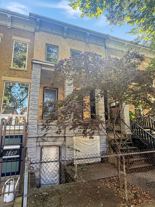 1867 N Leavitt St, Chicago, IL, 60647-4426 | Card Image