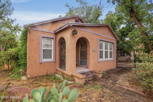 911 W Fox St, Carlsbad, NM, 88220-4808 | Card Image