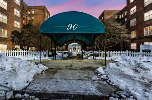 6c-a-90 Bryant Ave, White Plains, NY, 10605-1952 | Card Image