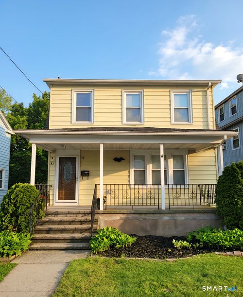 82 Helen St, Hamden, CT, 06514-4418 | Card Image