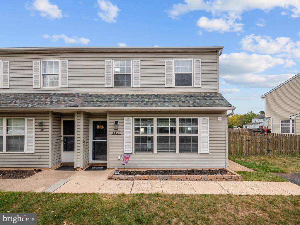 Farmhouse Ln, Quakertown, PA 18951