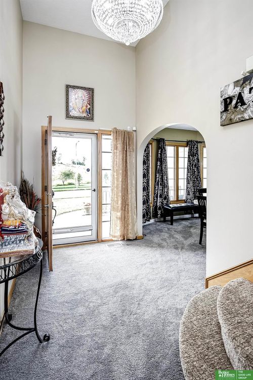2004 Longview St, Papillion, NE, 68133-2559 | Card Image