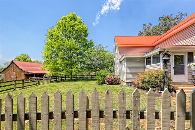 1096 Sutton Mill Rd, House other with 3 bedrooms, 2 bathrooms and 9 parking in Clarkesville GA | Image 58