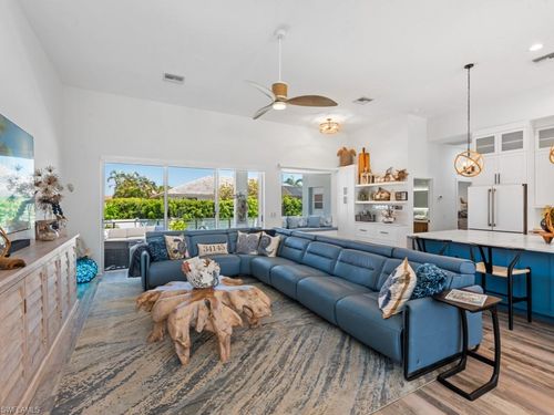 679 Seagrape Dr, MARCO ISLAND, FL, 34145-5729 | Card Image