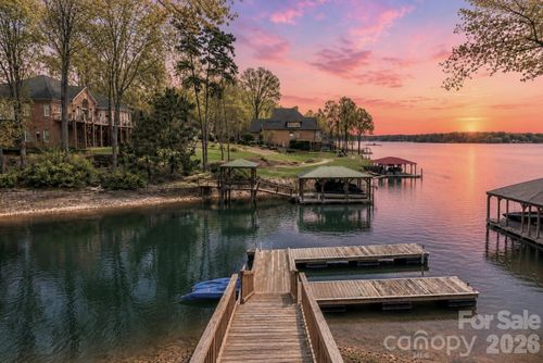119 Shelter Cove Ln, Mooresville, NC, 28117-5818 | Card Image