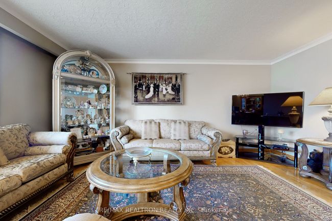 94 Camborne Ave, House other with 4 bedrooms, 2 bathrooms and 5 parking in North York ON | Image 5