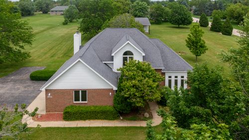 2302 English Prairie Rd, Spring Grove, IL, 60081-8223 | Card Image