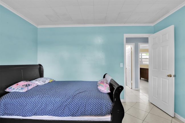 324 Davis Rd, House other with 5 bedrooms, 2 bathrooms and null parking in Palm Springs FL | Image 26