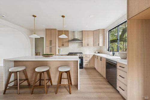 735 Hunt Ave, Saint Helena, CA, 94574 | Card Image