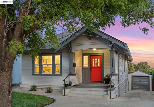 2242 39th Ave, Oakland, CA, 94601 | Card Image