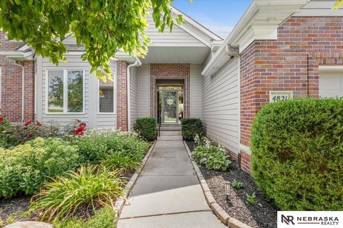 4821 Gleneagle Ct, Lincoln, NE, 68526-9550 | Card Image