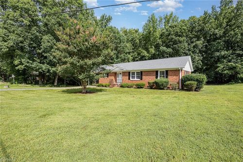 5045 Blakeshire Rd, Greensboro, NC, 27406-8741 | Card Image
