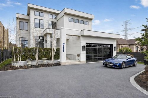 711 Beach Blvd, Hamilton, ON, L8H6Y5 | Card Image