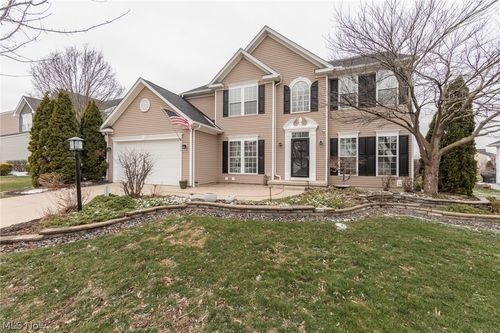3330 Stillwater Dr, Medina, OH, 44256-6213 | Card Image