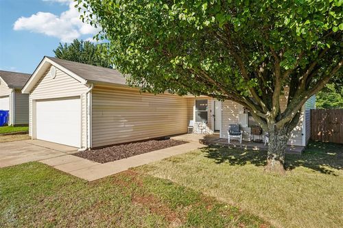 2420 Hunting Horse Trl, Norman, OK, 73071-6894 | Card Image