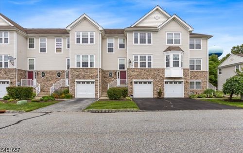 54 Indian Field Dr, Hamburg, NJ, 07419-2435 | Card Image