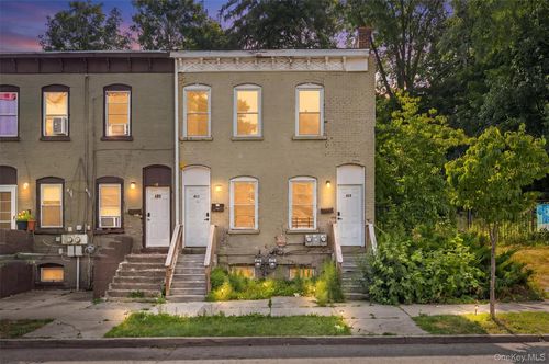 411 Liberty St, Newburgh, NY, 12550-3524 | Card Image