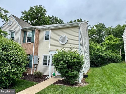 88-1732 Rosewood Ct, POTTSTOWN, PA, 19464-9252 | Card Image