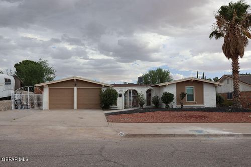 6704 La Cadena Dr, El Paso, TX, 79912-2908 | Card Image