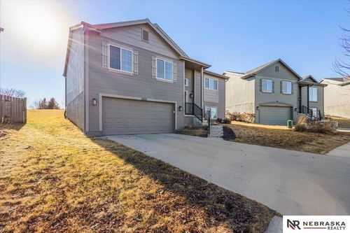 14623 Gilder Ave, Bennington, NE, 68007-7061 | Card Image