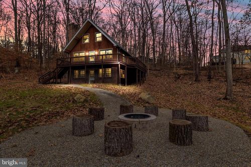 2 Forest Trl, FAIRFIELD, PA, 17320-8148 | Card Image