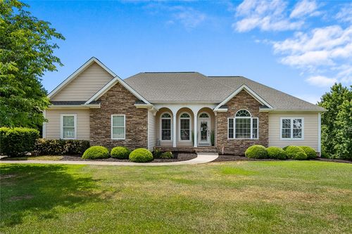 106 Woods Dr, West Union, SC, 29696-3934 | Card Image