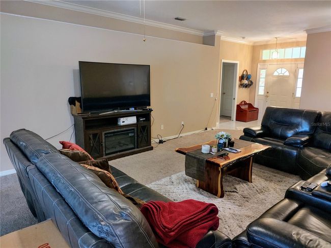 LR Towards Front door | Image 13