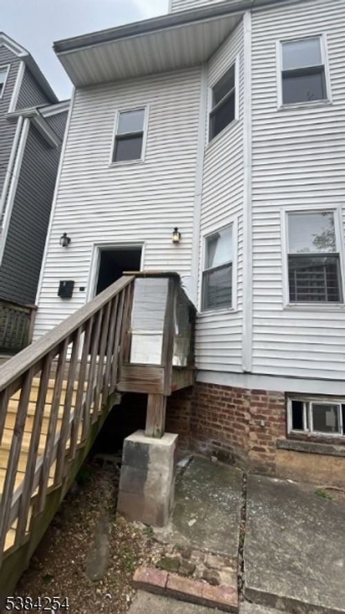 apt-2-171 Seymour Ave, Newark, NJ, 07108-1713 | Card Image