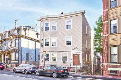apt-3-182 Harvard St, Cambridge, MA, 02139-2767 | Card Image