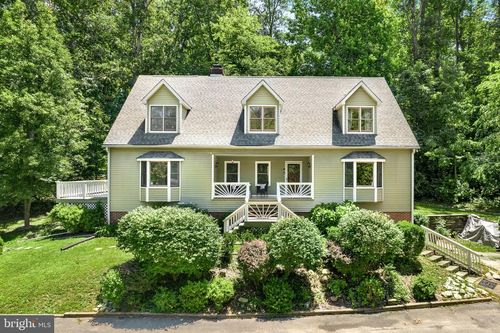 127 Cool Glen Cir, HARPERS FERRY, WV, 25425-6507 | Card Image