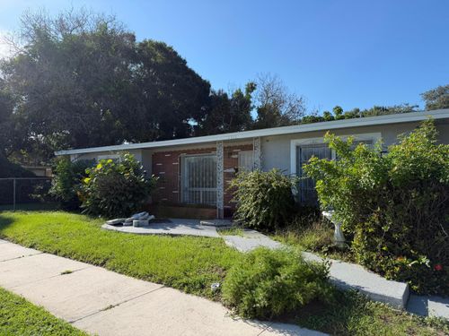 1711 Avenue E, Fort Pierce, FL, 34950 | Card Image