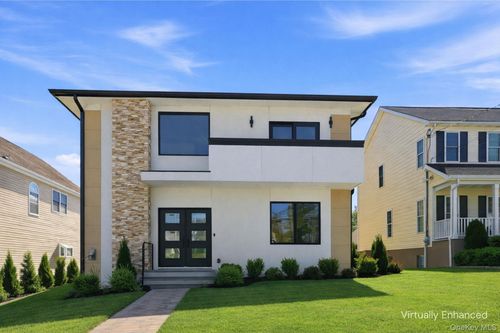 31 Gedney Way, White Plains, NY, 10605-2520 | Card Image