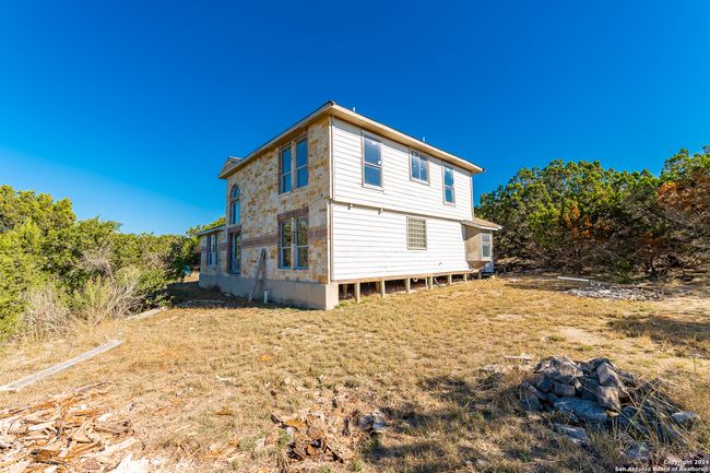 989 Oil Wl, Home with 3 bedrooms, 2 bathrooms and null parking in Pipe Creek TX | Image 37