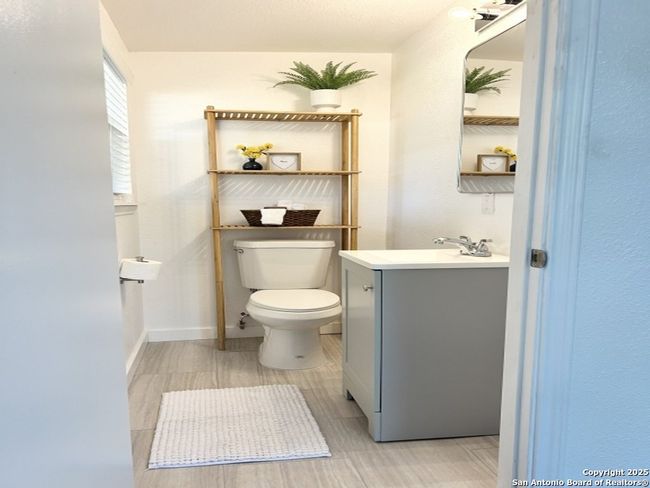 12116 Loop 107, House other with 3 bedrooms, 2 bathrooms and null parking in Adkins TX | Image 14