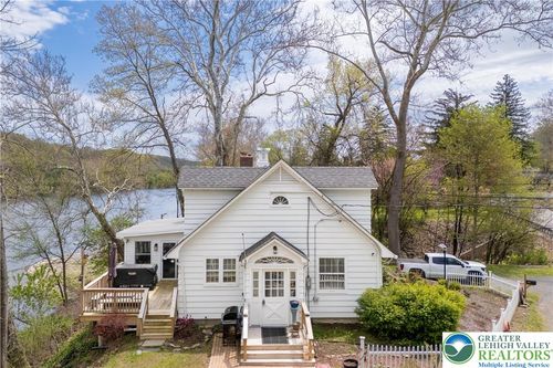 3325 River Rd, Mount Bethel, PA, 18343-6123 | Card Image