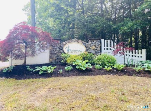 11-11 Trout Brook Cir, Newtown, CT, 06470-2651 | Card Image