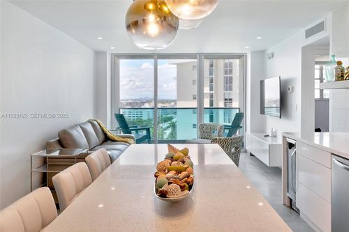 14h-4001 S Ocean Dr, Hollywood, FL, 33019-3041 | Card Image