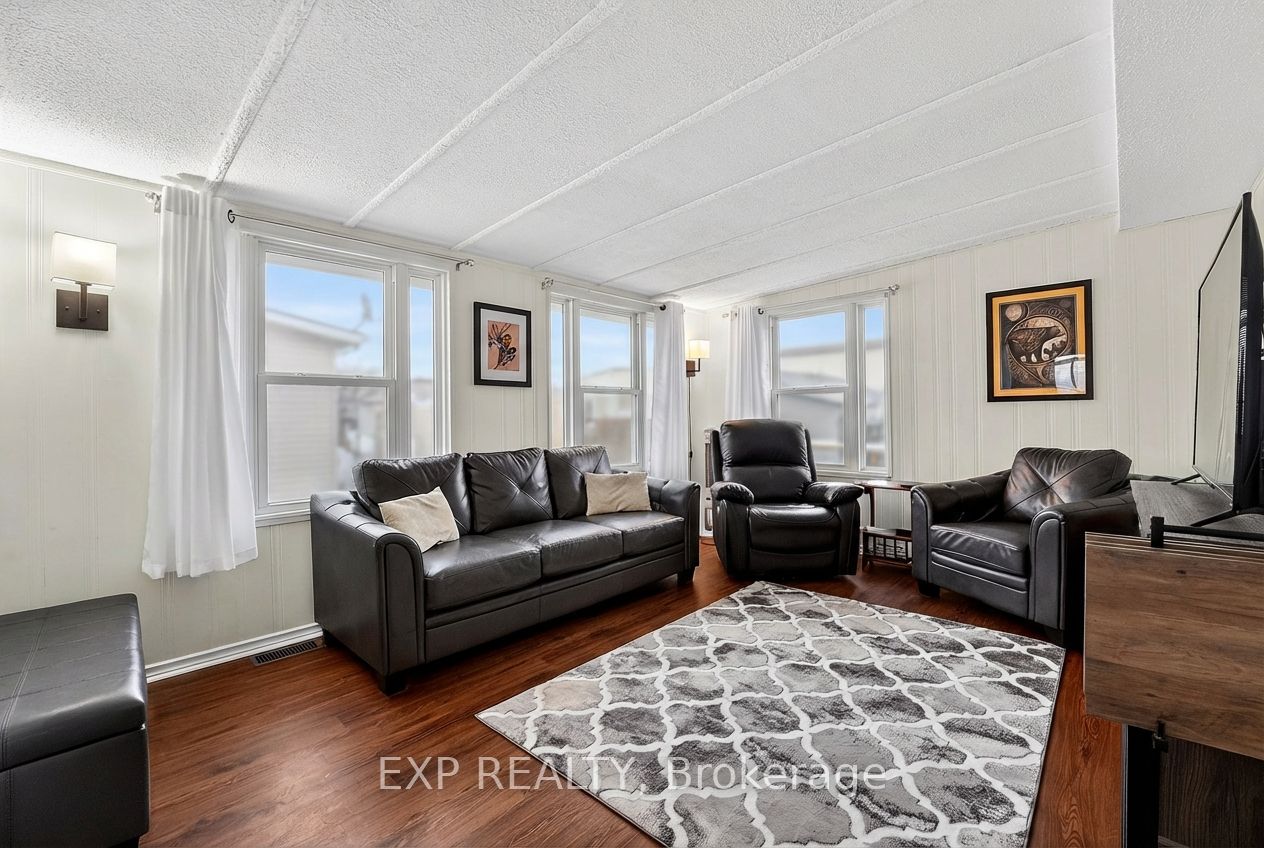 Residential in Fort Erie 5