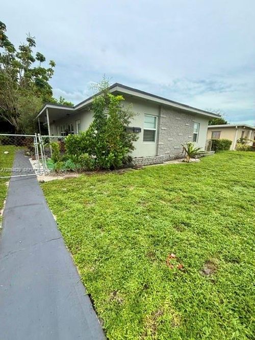 1-2-1150 Sw 26th Ave, Fort Lauderdale, FL, 33312-3018 | Card Image