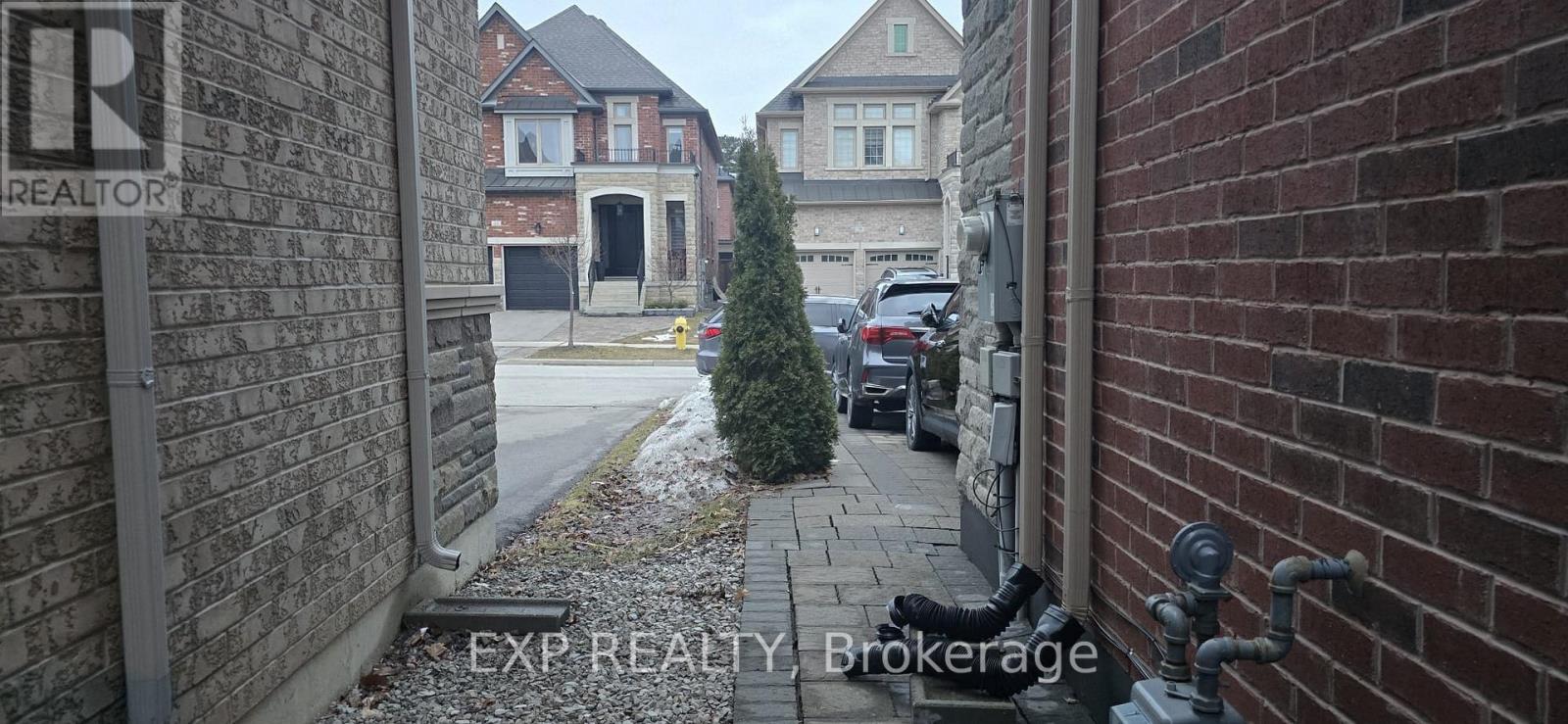 Residential Lease in Vaughan (Vellore Village) 2