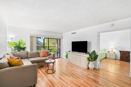 305-10110 Cedar Point Blvd, Boynton Beach, FL, 33437-1393 | Card Image