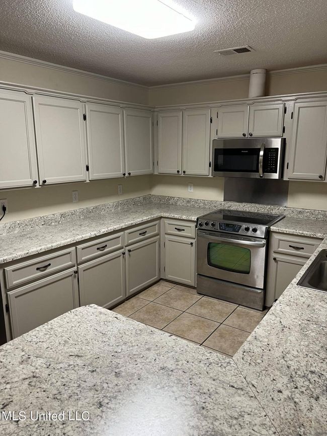 Kitchen | Image 4