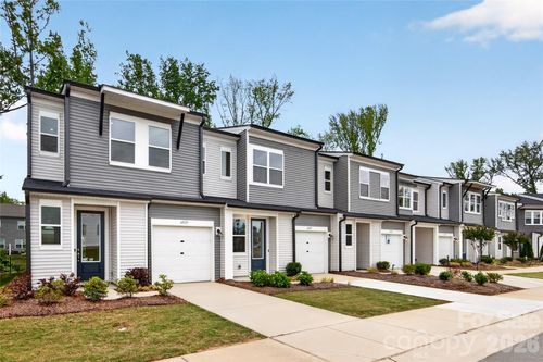 6021 Longar Ln, Charlotte, NC, 28269-4920 | Card Image