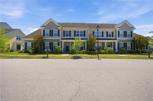 3135 Patrick Henry Dr Drive, Chesapeake, VA, 23323 | Card Image