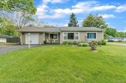 4334 Gregor St, Genesee, MI, 48437-7701 | Card Image