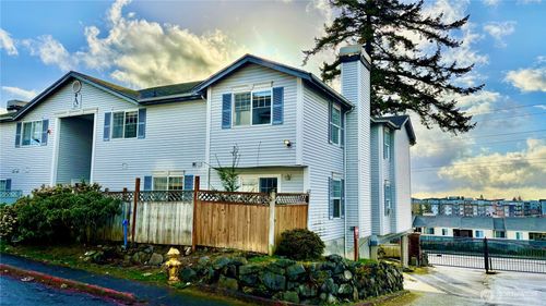 apt-a2-1160 Monroe Ave Ne, Renton, WA, 98056-3408 | Card Image